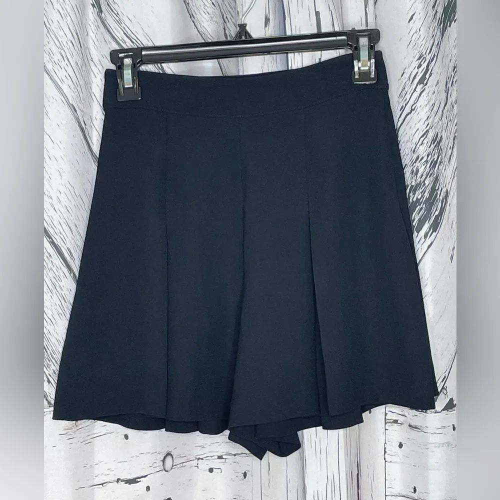 Spanx Shorts Pleated Black Size XS